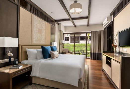 5. 안야 리조트..