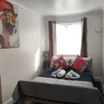 Charming and Stylish 2-Bed Apart - London Dagenham