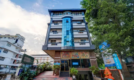 Itsy Hotels Ammu Regency Отели рядом с достопримечательностью «Chill vibes only»