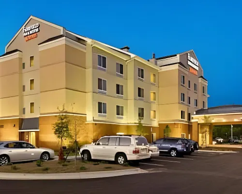 Fairfield Inn & Suites Cartersville Hotels in Cartersville