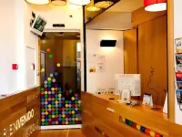 هوستال أثيناز Hotels near دياغونال مار