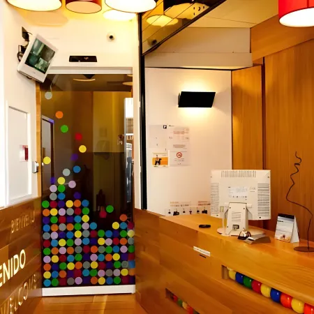 Hostal Athenas Отели рядом с достопримечательностью «Диагональ Мар»