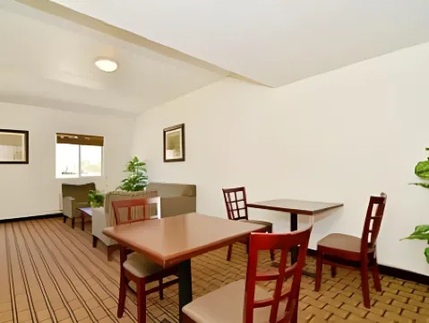 America Inn & Suites