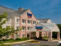 La Quinta Inn & Suites by Wyndham Manassas Battlefield Hotels near ECPI University