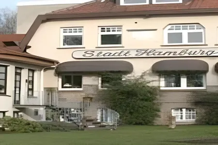 Hotel Stadt Hamburg Отели в г. Бад-Зальцуфлен