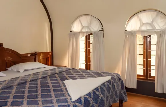 水上巨無霸船屋