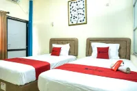 RedDoorz near H. Hasan Aroeboesman Airport - 2-Star