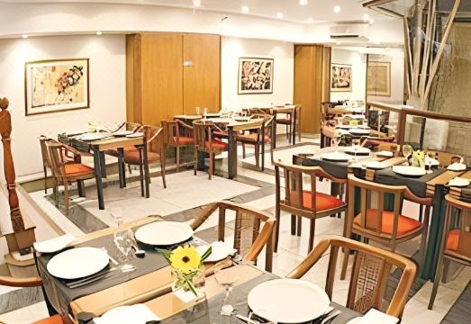 3. 트리토네 호텔..