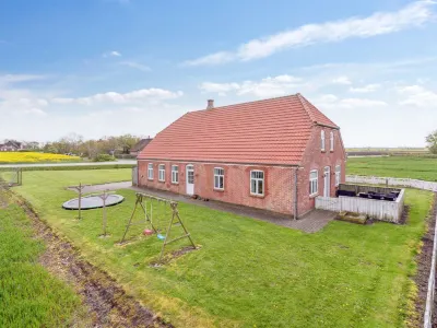 "Adine" - 13km from the Sea
