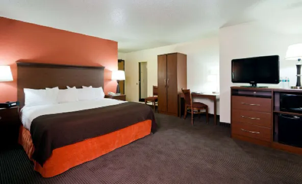 AmericInn by Wyndham Manitowoc