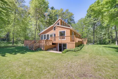 Nfl Draft Home Near Lambeau Private Beach and Deck!