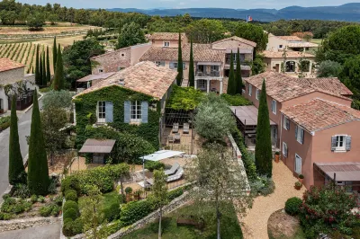 Coquillade Provence Hotels near Rond point du Pont Julien - Bonnieux