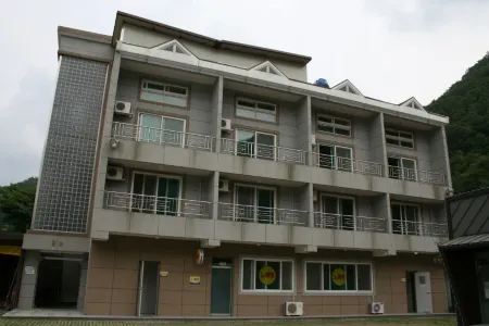 Wanju Hanawon Resort Pension