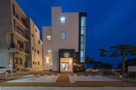 Taean Hadden Stay Отели рядом с достопримечательностью «Ch'ŏngp'odae-haesuyokchang»