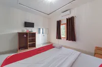 RedDoorz near Ciletuh Sukabumi Hotel di Ciemas