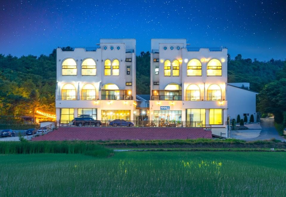 hotel overview picture