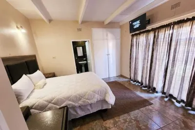 Wampex Guest House in Rustenburg Hotels near Geelhout Gardens Playground