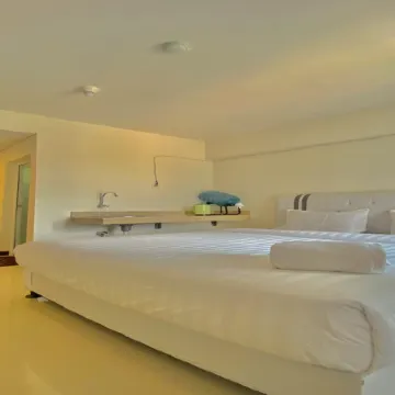 Sapphire Apartel Sentra Timur by Kav Hotels near Al Azhar Grand Mosque