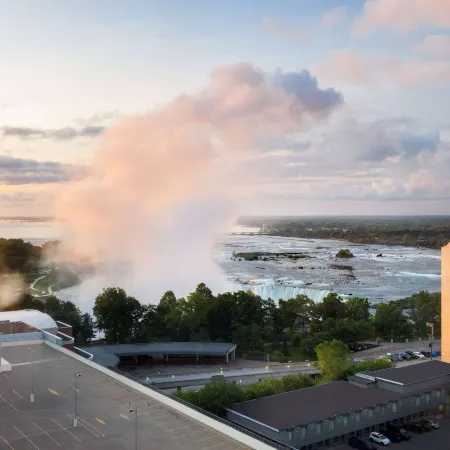 Wyndham Grand Fallsview Hotel