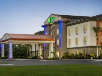 Holiday Inn Express & Suites LIVE OAK by IHG Hotels in Suwannee County