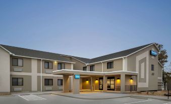 Travelodge by Wyndham Dexter