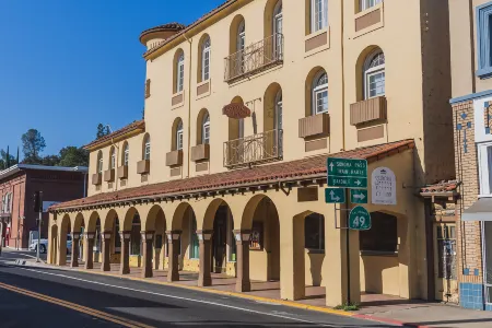 Historic Sonora Inn