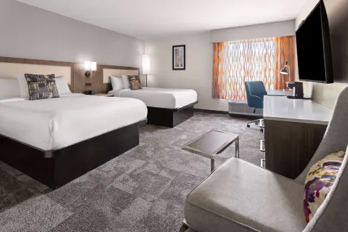 La Quinta Inn & Suites by Wyndham Atlanta South - Newnan Hotels in Newnan