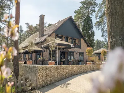 Attractive Tent Lodge Maastricht at 16 km Hotels in Bilzen