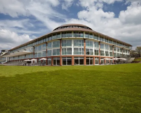 Lingfield Park Marriott Hotel & Country Club Hotels in Lingfield