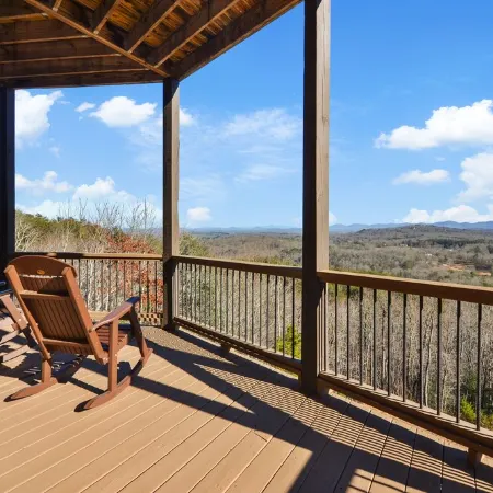Panoramic Mountain views! mins to town w/ Hot tub, Fire place & Game Room