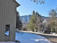 Cozy 5 Bed 3 Bath Townhome across from Loon Mountain