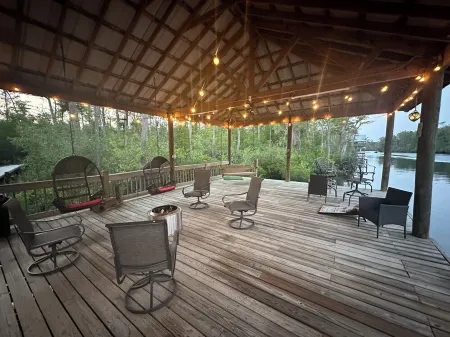 Secluded cabin on the water with jetski, hottub & kayak! Pets OK & early checkin