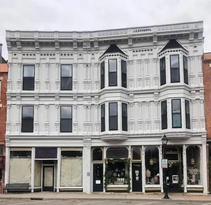 Ulysses Suites, Suite 303