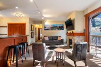 3BR Condo in the Village at Palisades - Premier