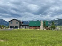 Adorable Cabin with amazing views! Các khách sạn gần Signature Flight Support BZN - Yellowstone Jet Center at Bozeman Int'l Airport