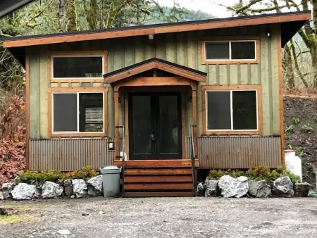 The Glacier Nook Отели в г. Глейшер