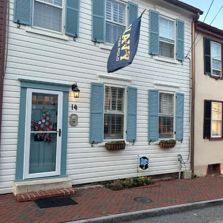Walk to the Naval Academy and Historic Annapolis.  Private Parking at the Home.