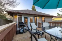 Available Memorial Wknd, 1 m. to Beaches & Town, Grill, Deck, Outdoor Seating