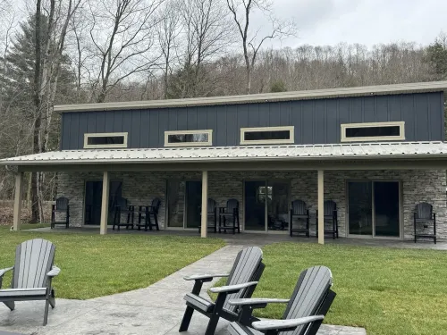 Gone Fishing cabin- family-friendly, riverfront & minutes from East Branch Lake.