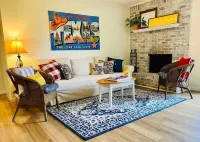 Cozy DFW Duplex, central location, kids, pets