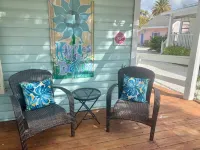 Charming Bungalow Downtown