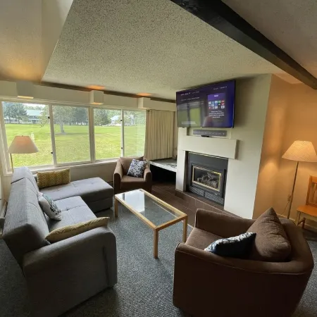 Private 2Bd 2Bath - Sleeps 5/6 Town home In Stowe VT - 15min From The Mountain
