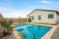 3 BR home w/Pool & Game room - สระว่ายน้ำส่วนตัว