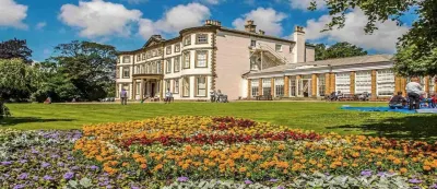 Flamborough Rock House & Cottage - village centre location - sleeps 12 Hotels near North Landing Beach