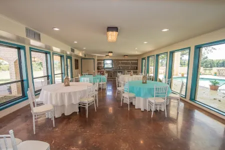 Spanish Style Mansion in NE Tx - Reunions, Group/Corp Retreats, Couples Weekend