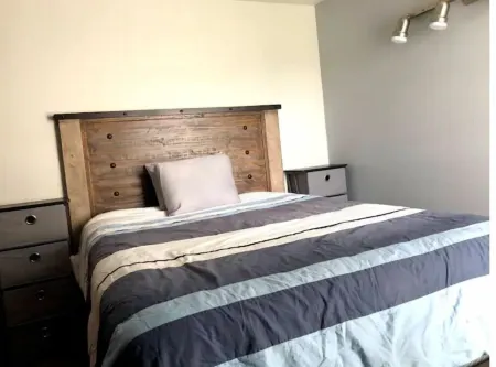 #126 condo by large pool/Pickup for the Gorge Shuttle-book seperately