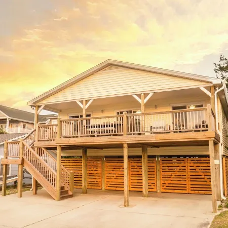 South End WB Beach House w Stunning Sunset Water Views from Large Front Porch.