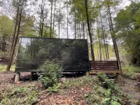 “Glass House1 - Modern Mirror Home w/ Hot-tub