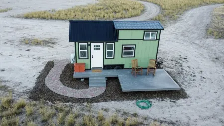 Charming Yuba Lake Tiny Home