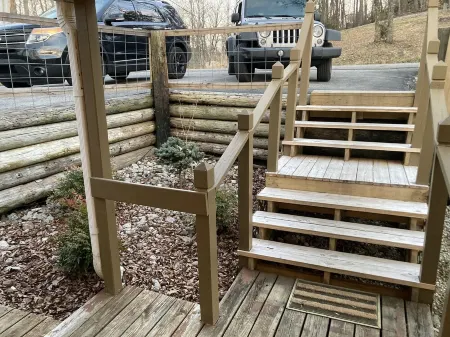 Waterfront lakehouse on Nolin Lake near Mammoth Cave